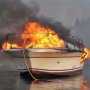 В Евпатории из-за пожара на берегу загорелась яхта