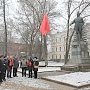 Псковские коммунисты возложили цветы к памятнику С.М. Кирову