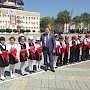 Республика Дагестан. В Махачкале традиционная церемония посвящения школьников в пионеры