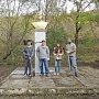 Приморские комсомольцы восстановили памятник Сергею Лазо на острове Русский
