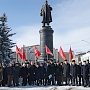 Республика Северная Осетия. У памятника Ленину во Владикавказе появились живые цветы