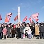 В день 98-ой годовщины создания Красной Армии сталинградские коммунисты возложили цветы к Вечному огню