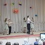 Удмуртская Республика. Комсомольцы Ижевска провели концерт-поздравление ветеранов и детей войны с Днём Победы