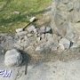 В Керчи в парке вандалы разломали каменные сооружения