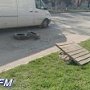 В Керчи заделали яму на дороге в Аршинцево