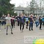 Более сотни студентов КФУ начали День здоровья с зарядки с чемпионом