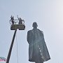 Дагестанские коммунисты провели акцию по приведению в порядок памятника В.И. Ленину