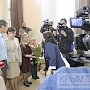 Дети из керченской многодетной семьи получили в дар от Крымской госфилармонии музыкальные инструменты