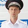 Водитель благодарит сотрудника севастопольской Госавтоинспекции за помощь на дороге