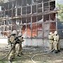 Крымские пожарные ликвидировали пожар на складе в столице Крыма