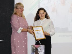 12 крымских школьников и студентов стали призёрами по итогам финансового диктанта