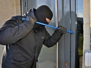 В Феодосии полицейские задержали жителя Краснодара, совершившего налёт на офис микрозаймов
