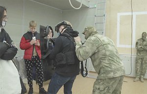 Севастопольские школьники познакомились с работой отряда специального назначения «Гром» УНК в рамках акции «Студенческий десант»