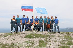 Государственный флаг России на новой высоте!