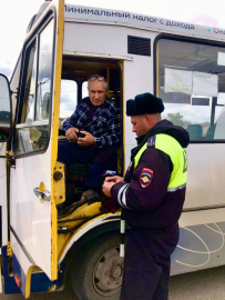 Автоинспекторы Севастополя провели проверку соблюдения требований Правил дорожного движения водителями общественного транспорта