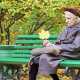 В Симферополе пожилые люди страдают от одиночества и считают чиновников обидчиками — опрос