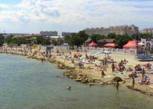 Куда звонить, если с вас требуют деньги за посещение крымского пляжа?