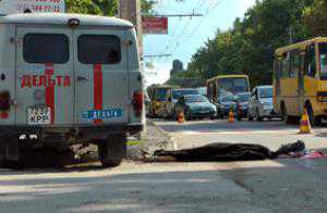 В Столице Крыма неуправляемый троллейбус сбивал пешеходов и таранил автомобили