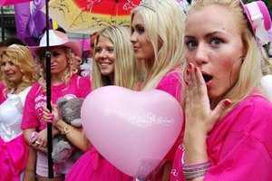 Около тысячи блондинок приедут в Севастополь на форум