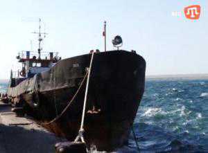 С грузинского судна, простаивавшего в Евпатории несколько месяцев, снят арест