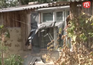 В Крыму дочь выгнала пожилую мать из дома: пенсионерка живет в курятнике