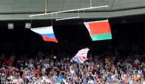 Следующий курьез лондонской Олимпиады: флаг США упал во время награждения теннисисток