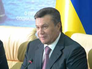 Янукович поручил чиновникам Севастополя срочно завершить долгострои и принять генплан города