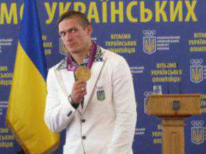 Медаль на Олимпийских играх принесла Александру Усику внедорожник