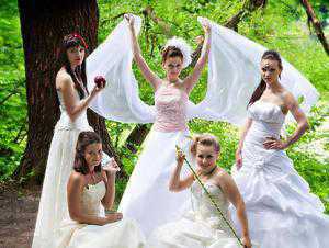 Феодосийские невесты готовятся к джанкойскому параду