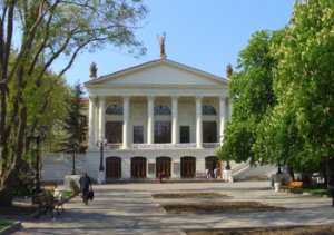Театр Луначарского в Севастополе реконструируют за 12,5 млн. гривен