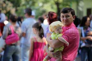 В Столице Крыма на глазах у детей бросались подгузниками