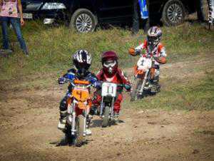 В Симферополе завершился чемпионат по мотокроссу: участвовали даже семилетние дети