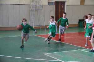 В Керчи проходит первенство города по баскетболу между школ