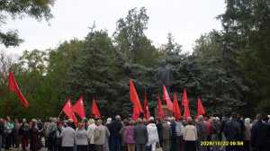 В Евпатории помитинговала сотня пенсионеров