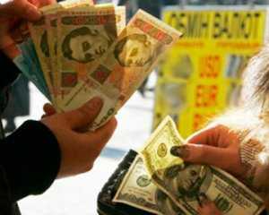 В севастопольских банках и обменниках перестали продавать доллары