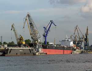 Крымские порты уже пострадали от инициативы властей об обязательной продаже половины валютных доходов предприятий