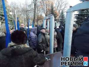 Работников бюджетных учреждений Киева согнали к Януковичу и мемориалу жертвам «голодомора»