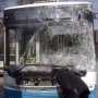«Севэлектротранс» в панике — подростки бьют окна троллейбусов