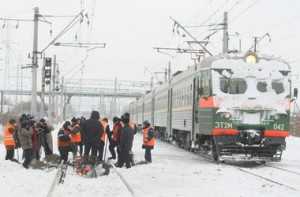 Из-за обледенения проводов на 2,5 часа задержали поезд в Севастополь