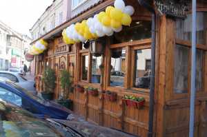 Летнюю площадку кафе ялтинского депутата признали незаконной спустя 5 лет её работы