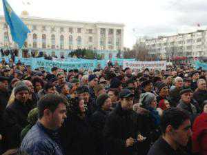 Участники Всекрымского митинга призывают Януковича провести Международный форум