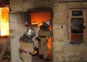 В Ночное Время в Симферополе сгорел частный дом