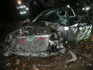 Крупная авария на Юности — машина разбита, два человека в тяжёлом состоянии