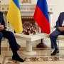 Янукович отменил визит в Москву, вызвавший скандал на Украине