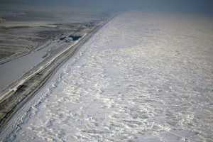 Азовское море покрывается льдом