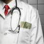 Крымским медикам повысили зарплату почти на 30%