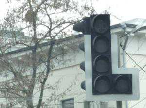 На неудобном симферопольском перекрестке погасли светофоры: образовалась пробка