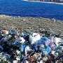 Межсезонье в Севастополе: Морское побережье завалено мусором