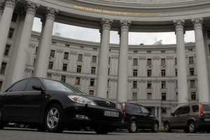 Оппозиция желает пересадить чиновников на отечественные автомобили
