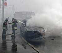 В Севастополе на ходу взорвалась и загорелась машина